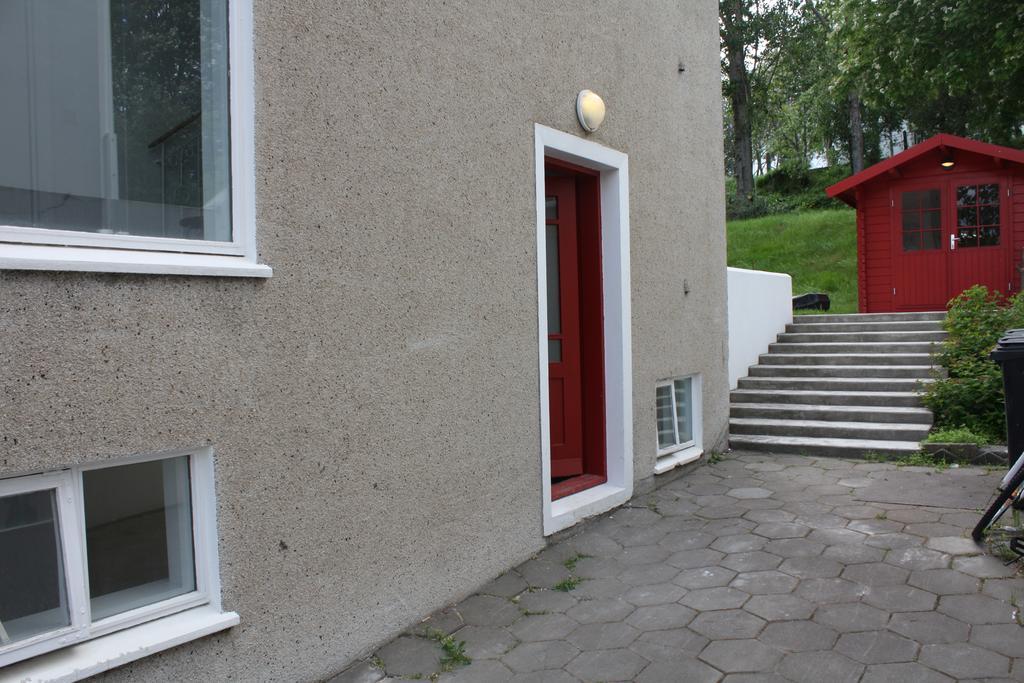 Brekkugata 33 Guesthouse 阿克雷里 外观 照片