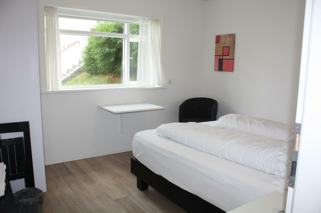 Brekkugata 33 Guesthouse 阿克雷里 外观 照片